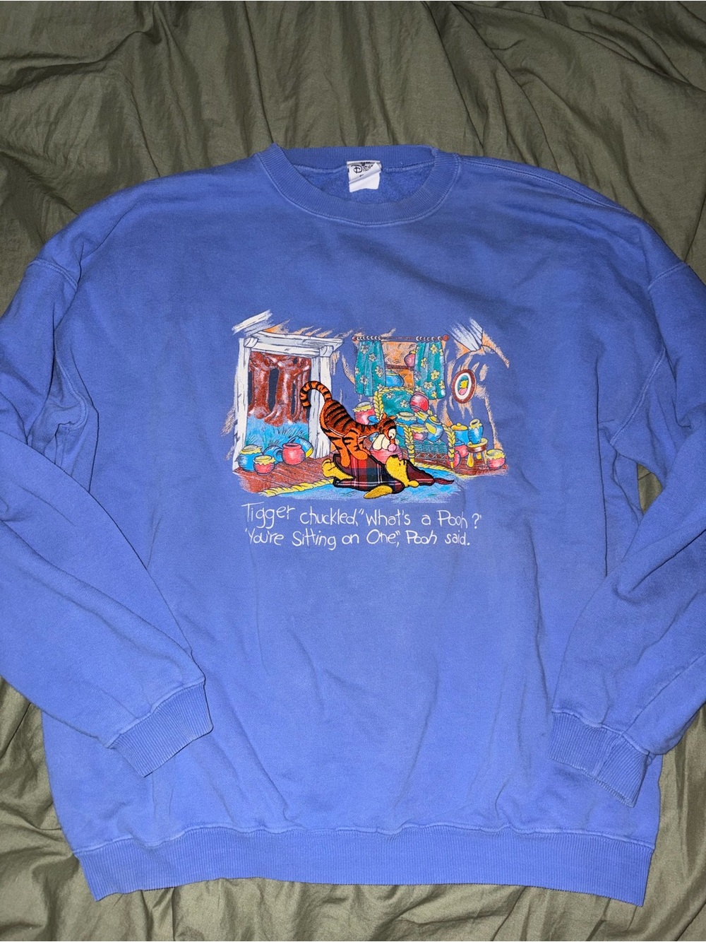 Vintage Disney Embroidered Winnie The Pooh Graphic Sweatshirt - Blue